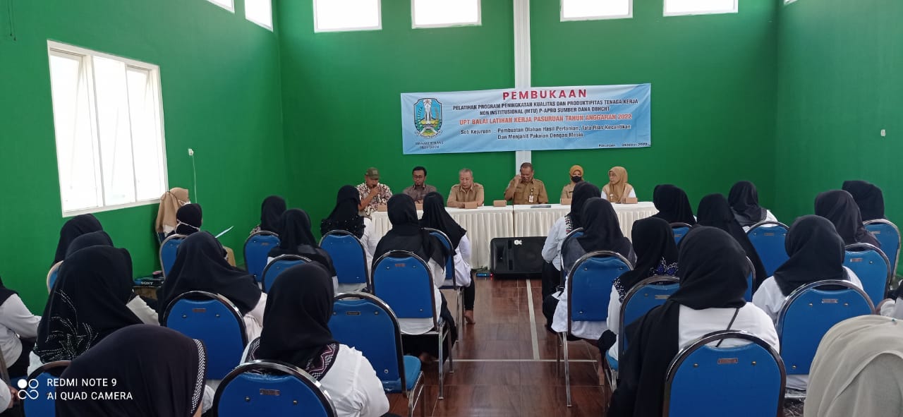 PEMBUKAAN KEJURUAN TATA RIAS